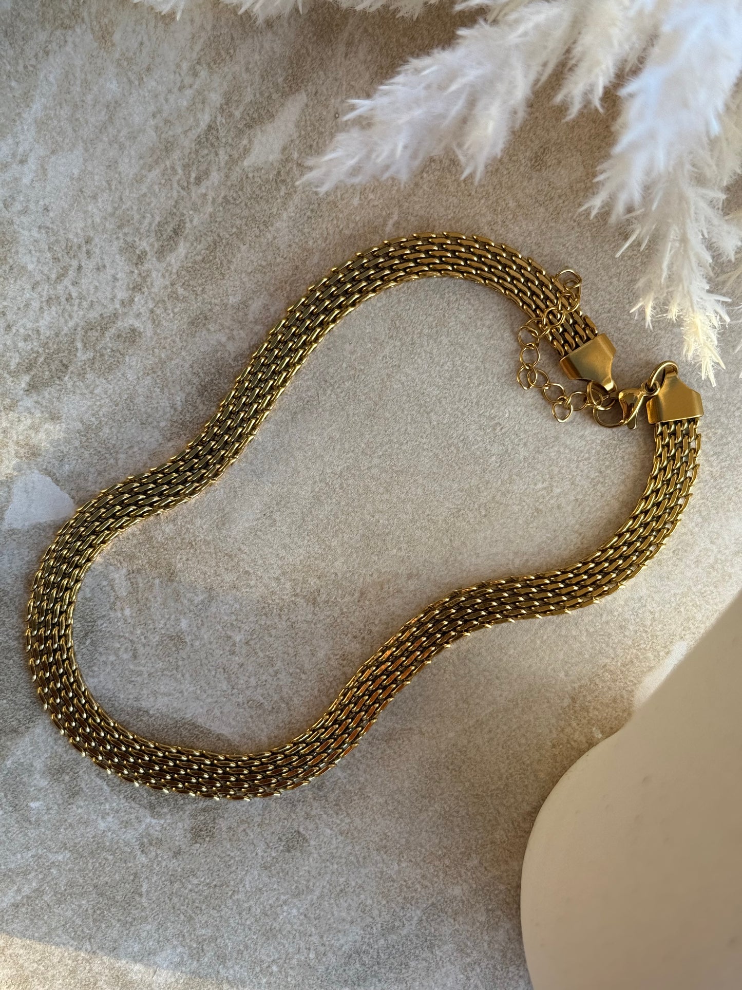 Rāranga Kōura Gold Mesh Necklace - Tahana Jewellery