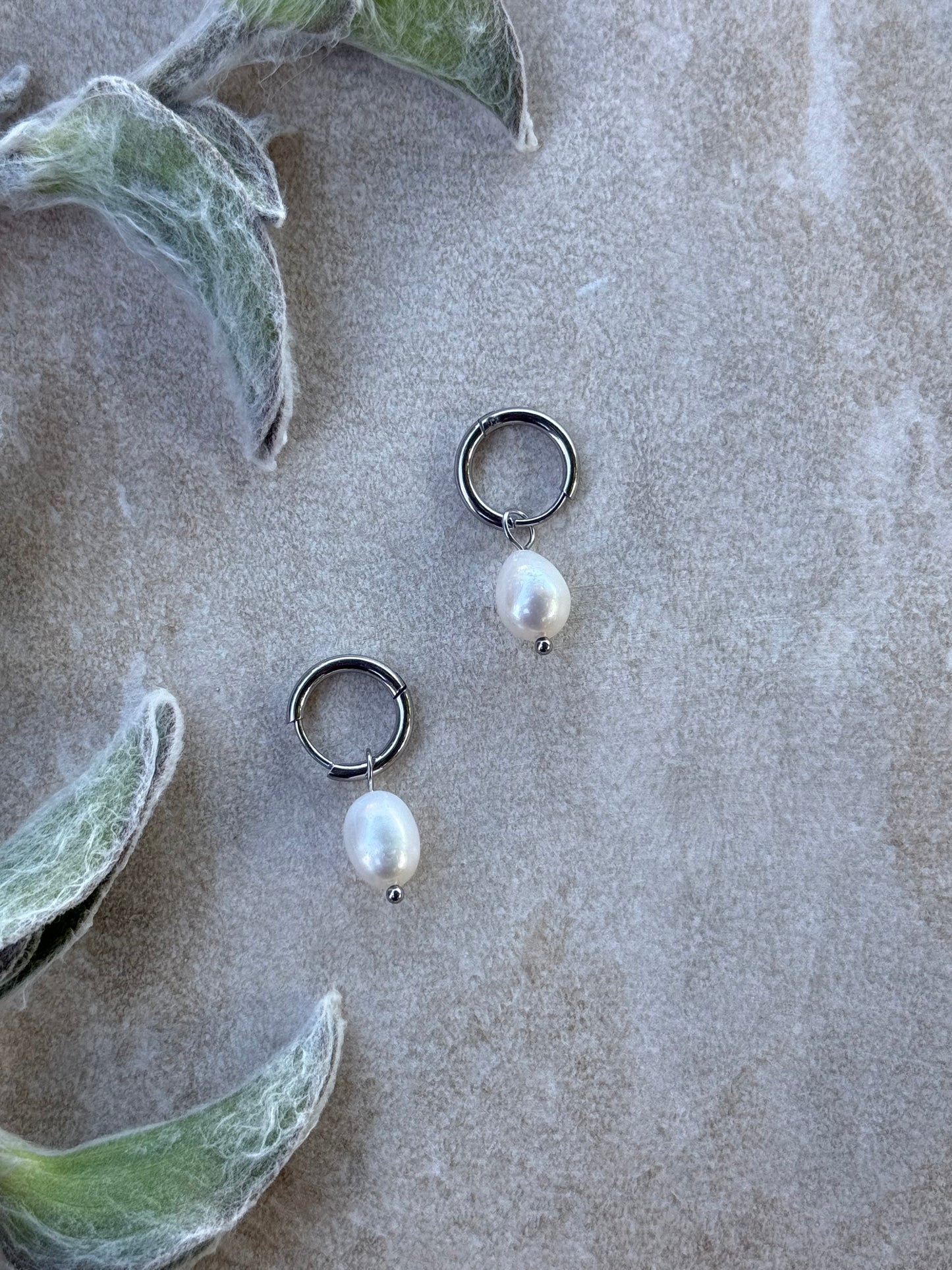 Heitiki Pearl Silver Huggies