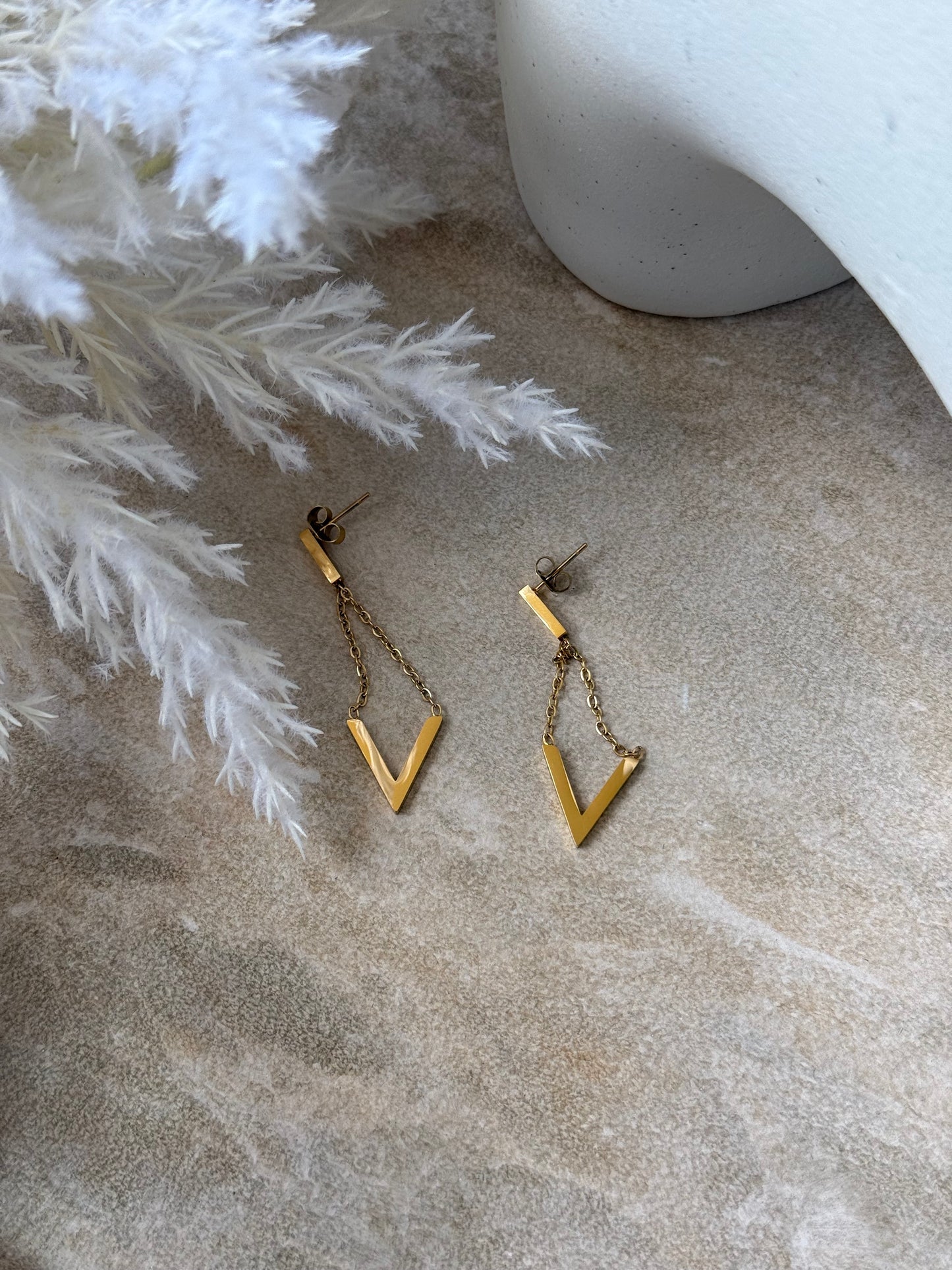Kōrama V Gold Earrings - Tahana Jewellery