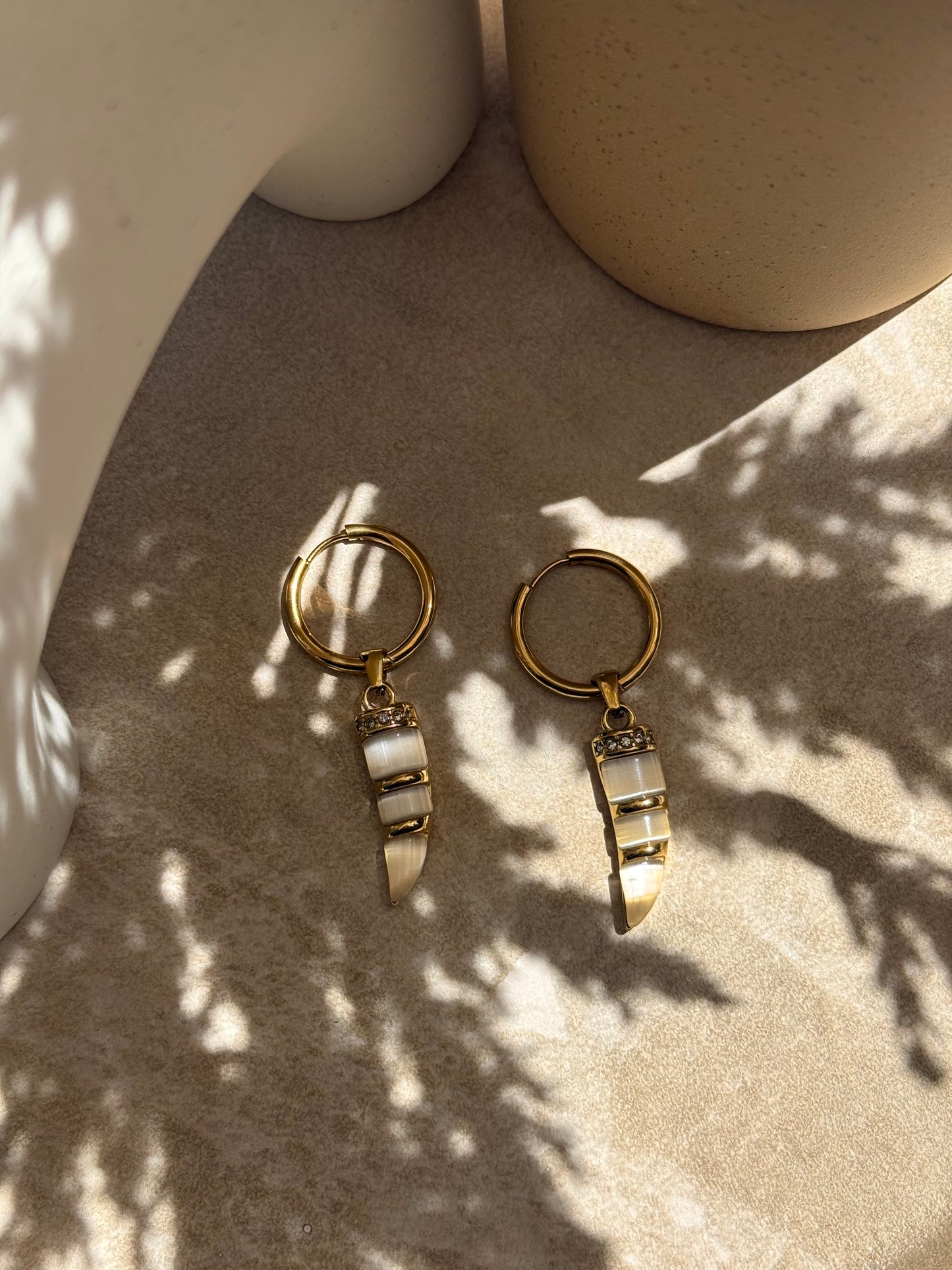 Niho Kōura Gold Huggies