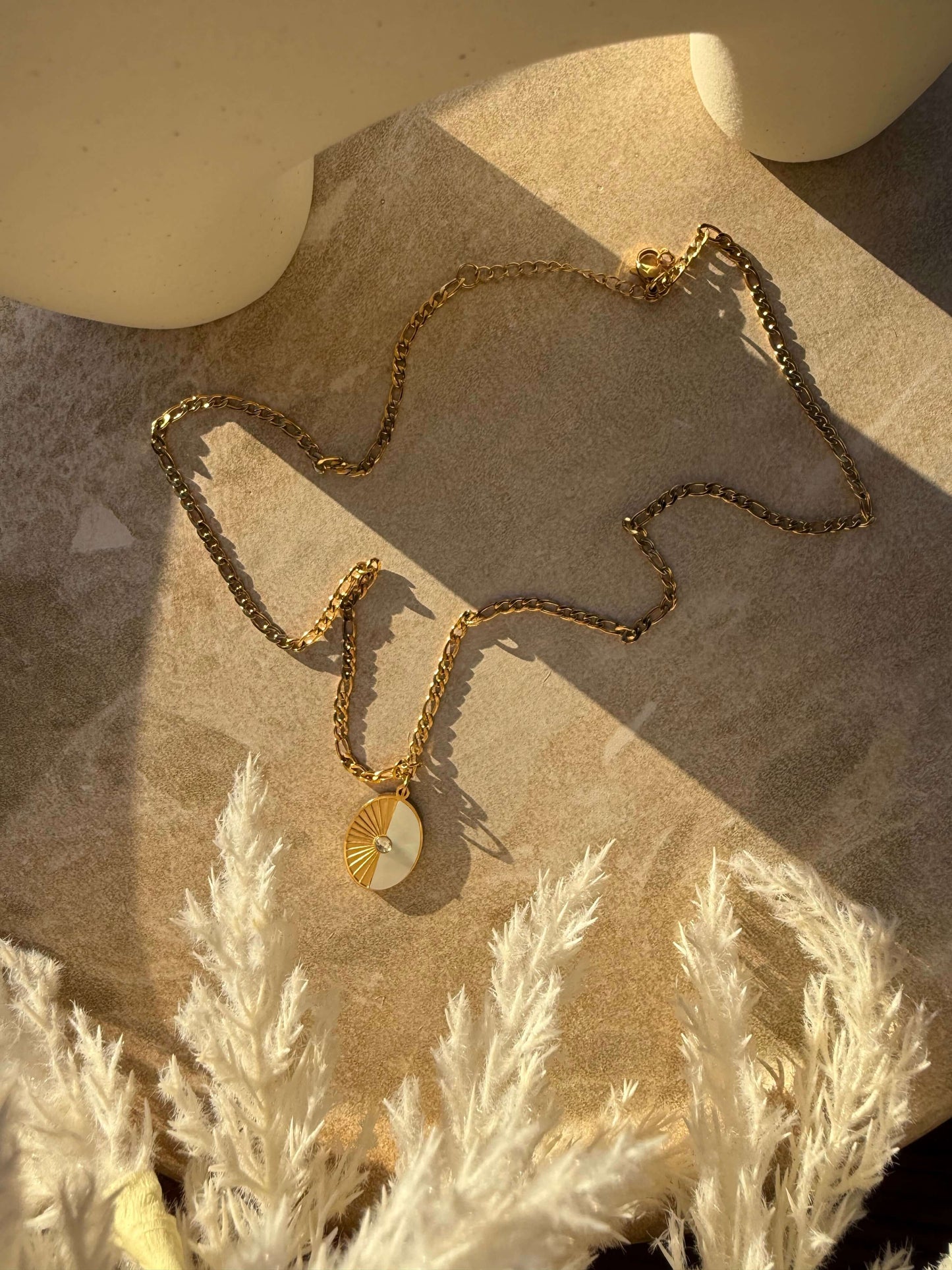 Pāua Whetū Gold Necklace - Tahana Jewellery