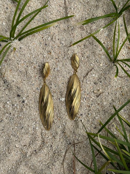 Rau Rere Gold Earrings