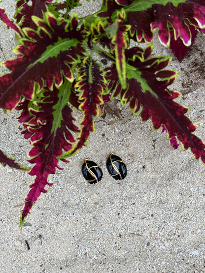 Kōhatu Pango Earrings - Tahana Jewellery #