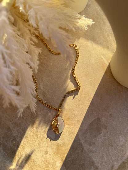 Pāua Whetū Gold Necklace - Tahana Jewellery